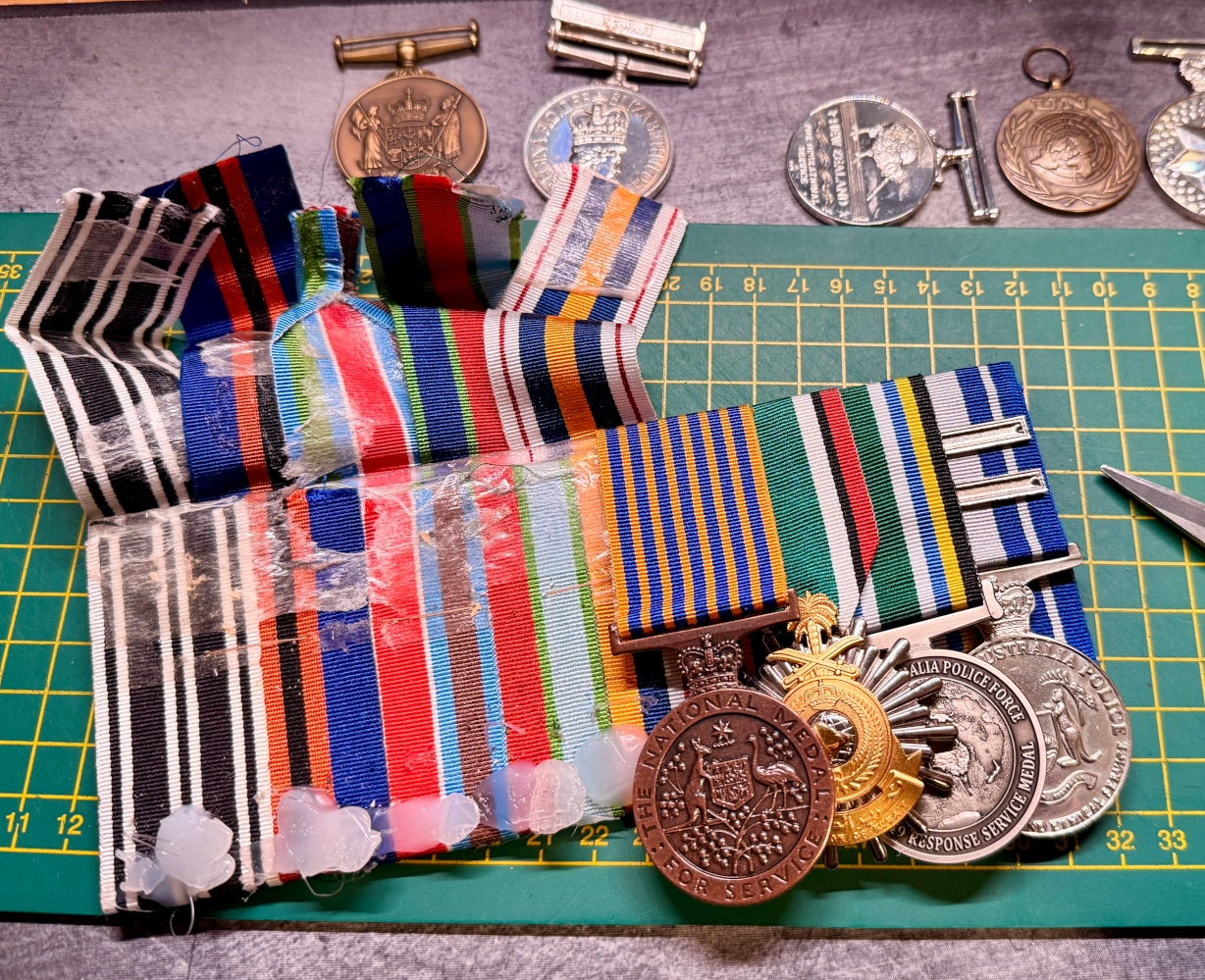 Remounting medals